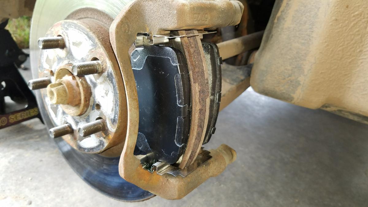 Bosch-923h-brake-pads-on-a-Toyota-Corolla.jpg