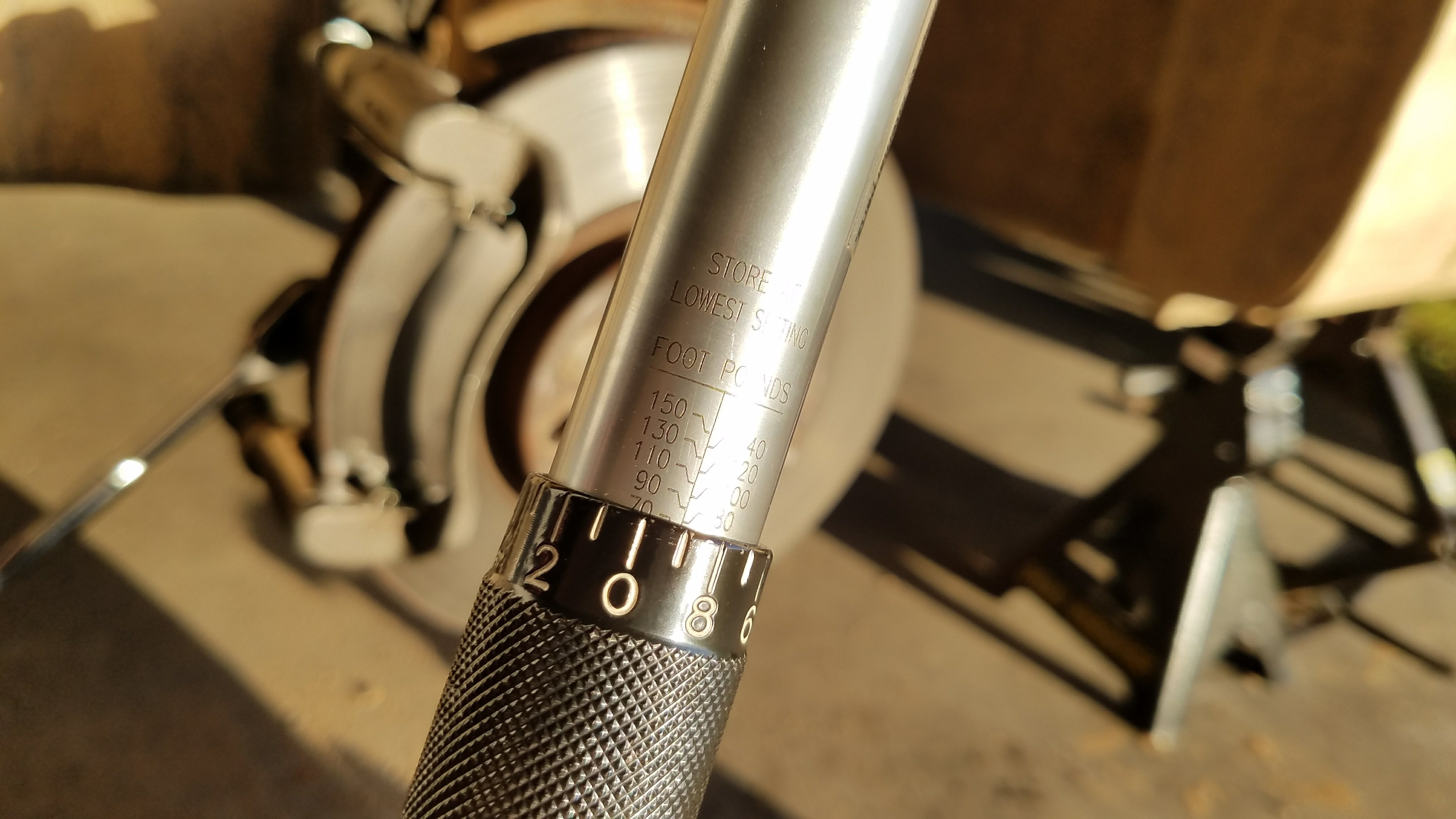 Set the appropriate torque.