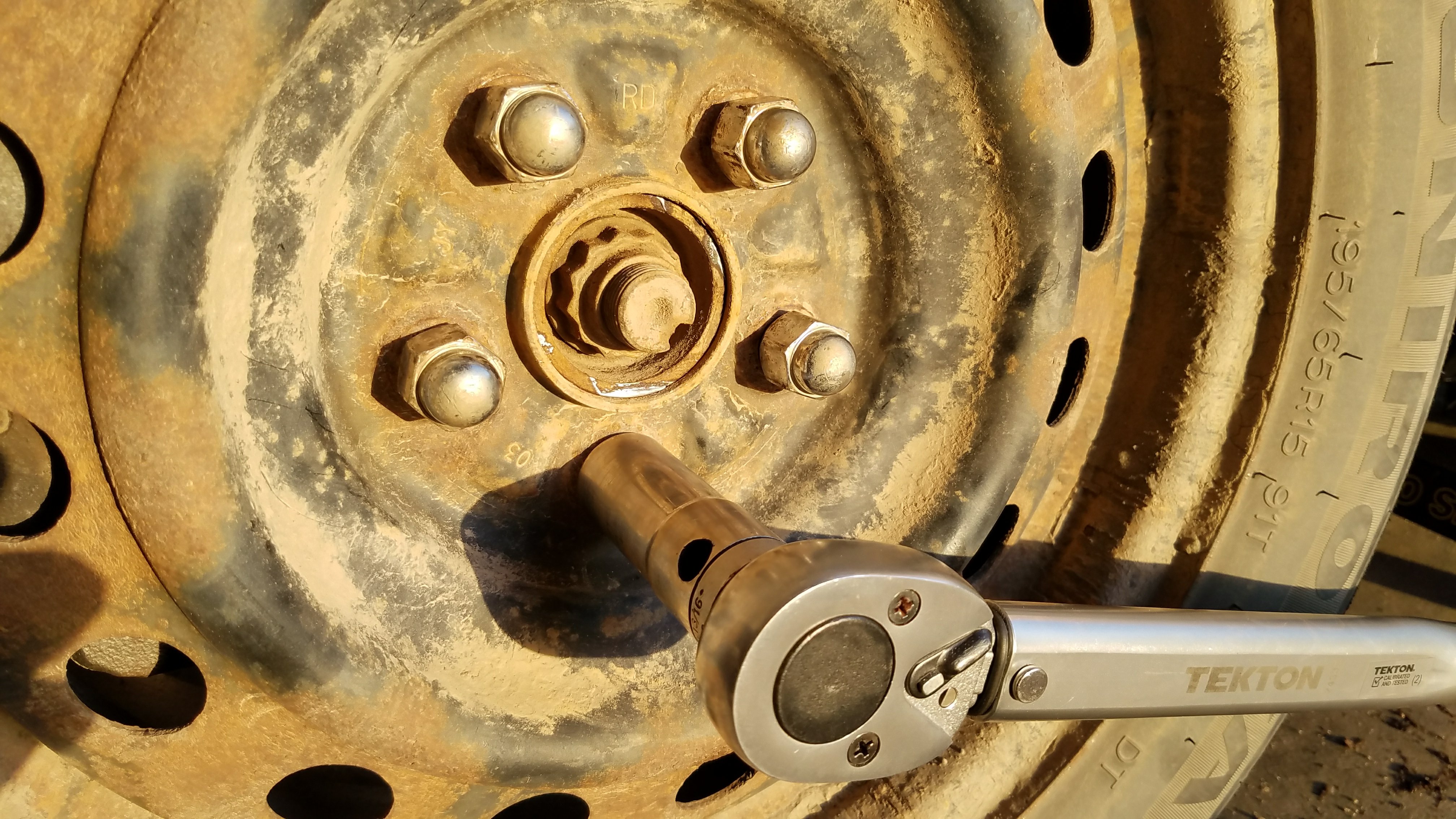 Torque the corolla lug nuts to 76 ft-lbs.