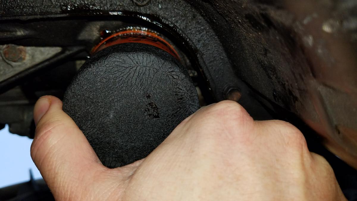 11-toyota-corolla-install-oil-filter
