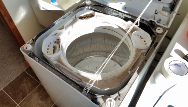 secure the lid of the washing machine
