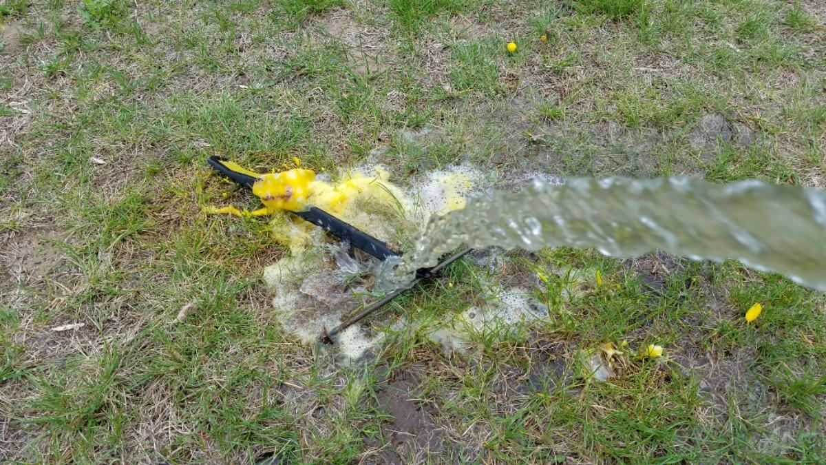 Rinse-Battery-Holder