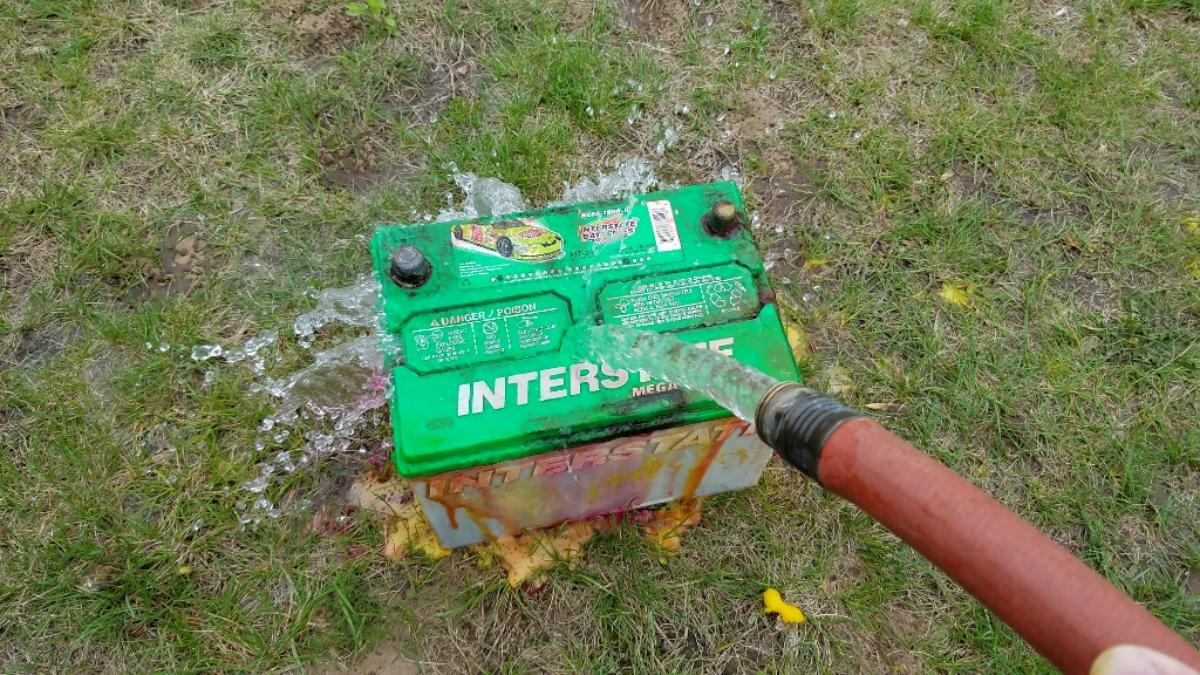 Rinse-Battery-with-Water