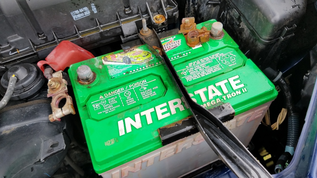 Attached-Battery-Holder