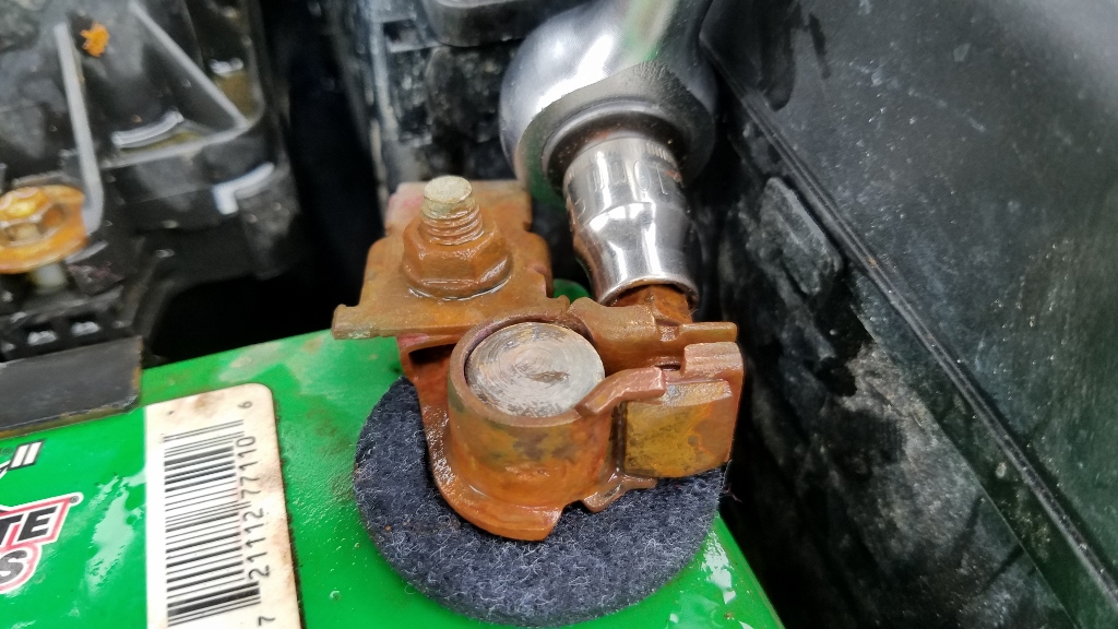 Tighten-Negative-Battery-Terminal