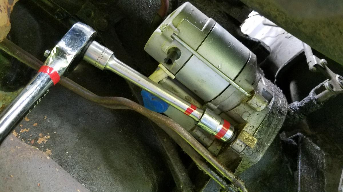 005-remove-bottom-starter-bolt