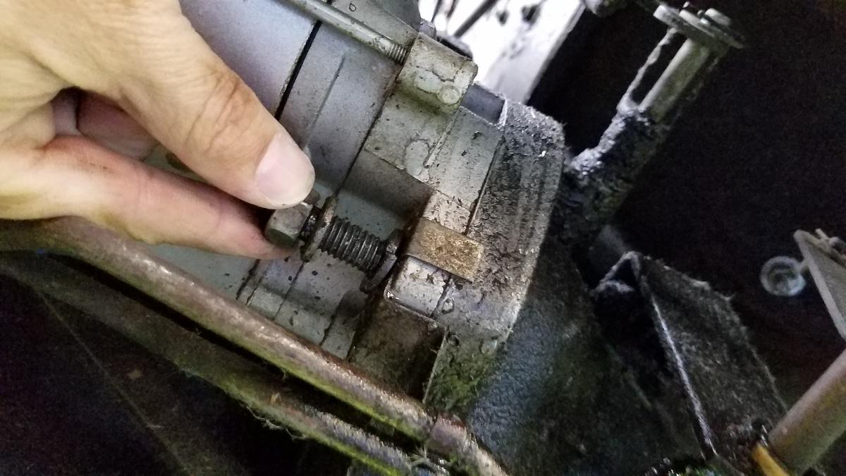 007-remove-bottom-starter-bolt-by-hand