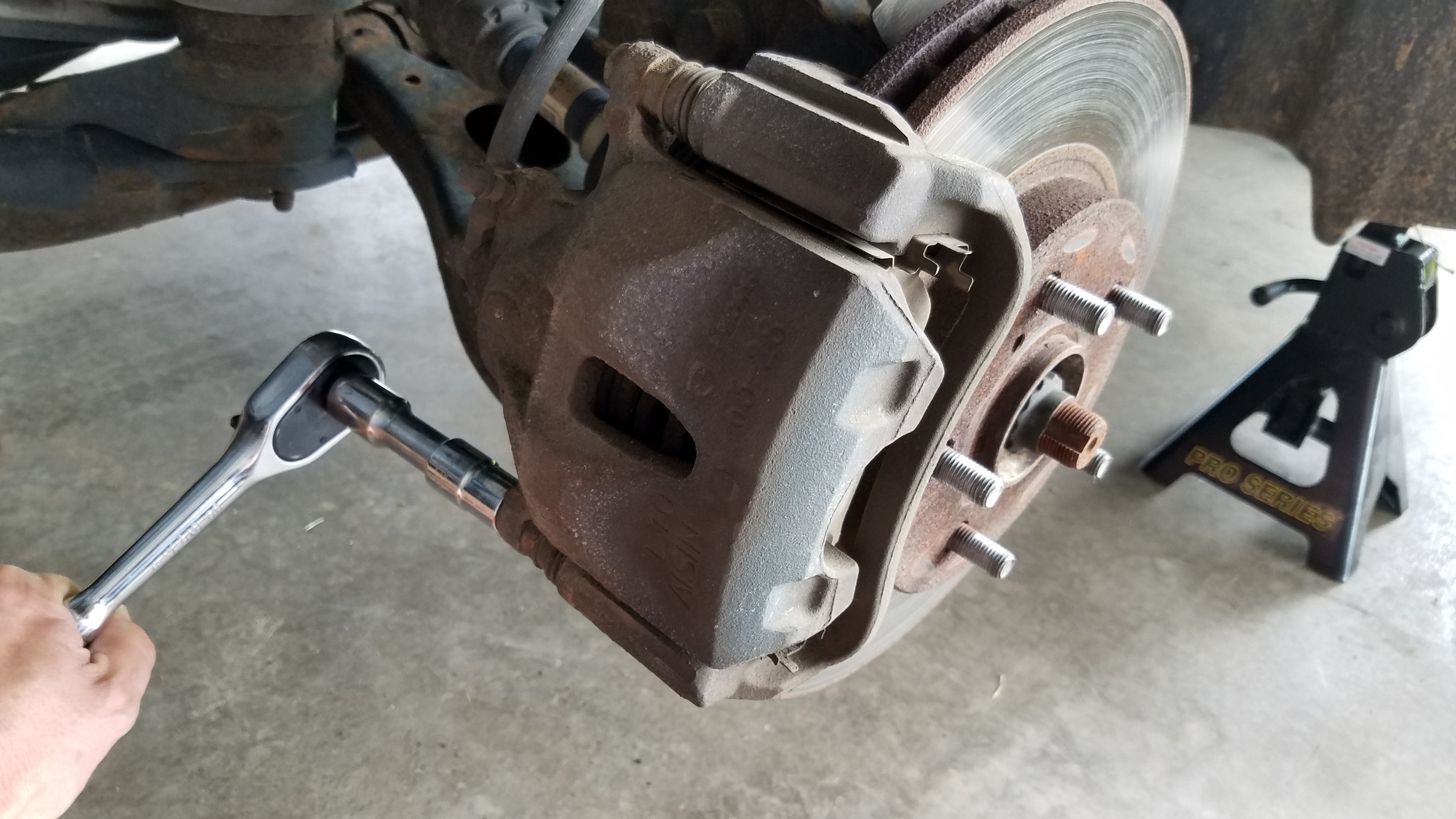 007-remove-caliper-14mm-lower