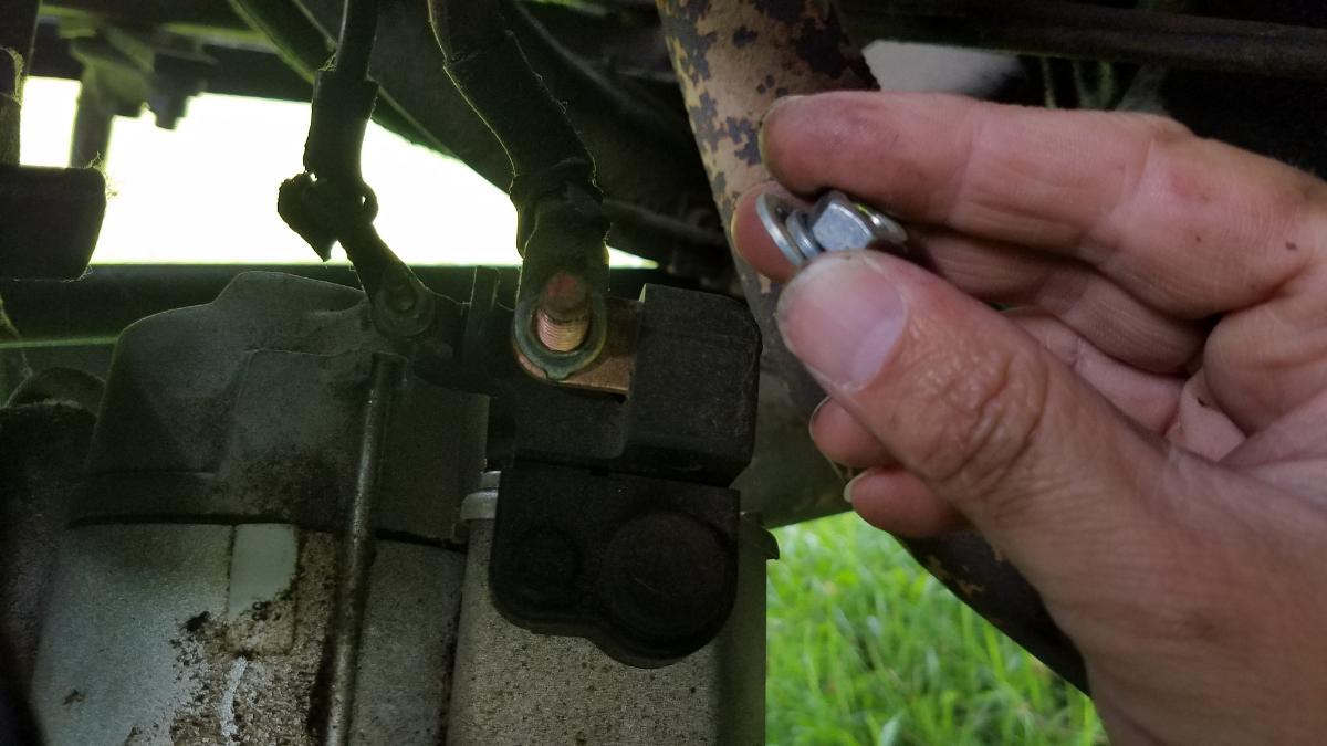 017-starter-battery-nut-removed