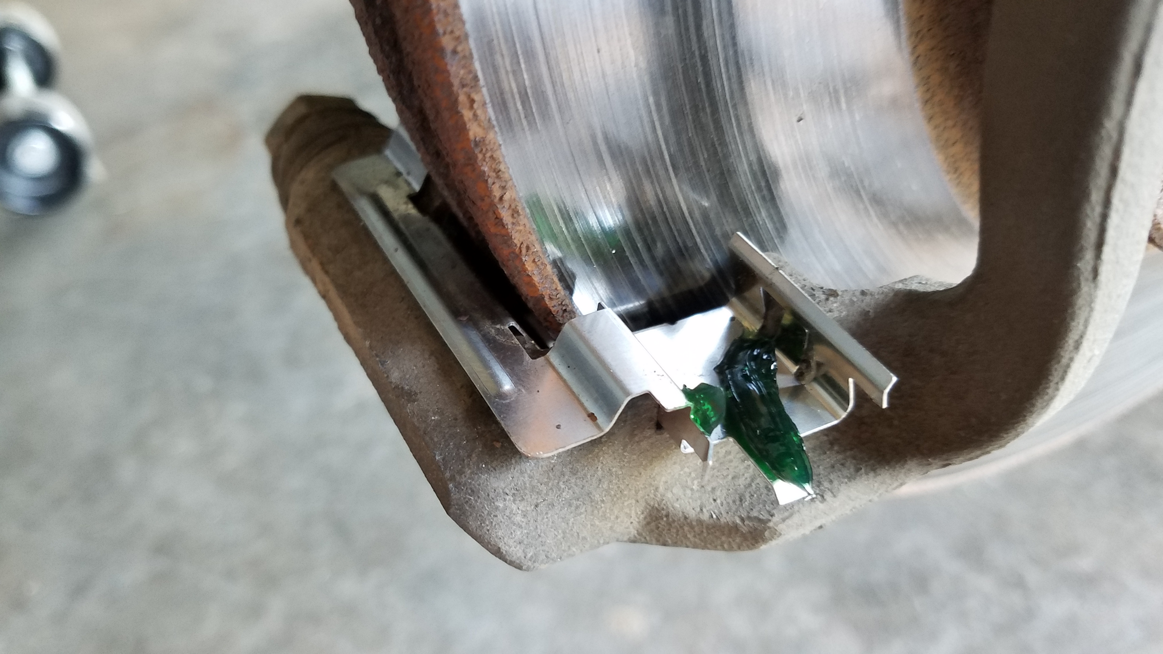 025-caliper-grease-applied-to-slide-clips