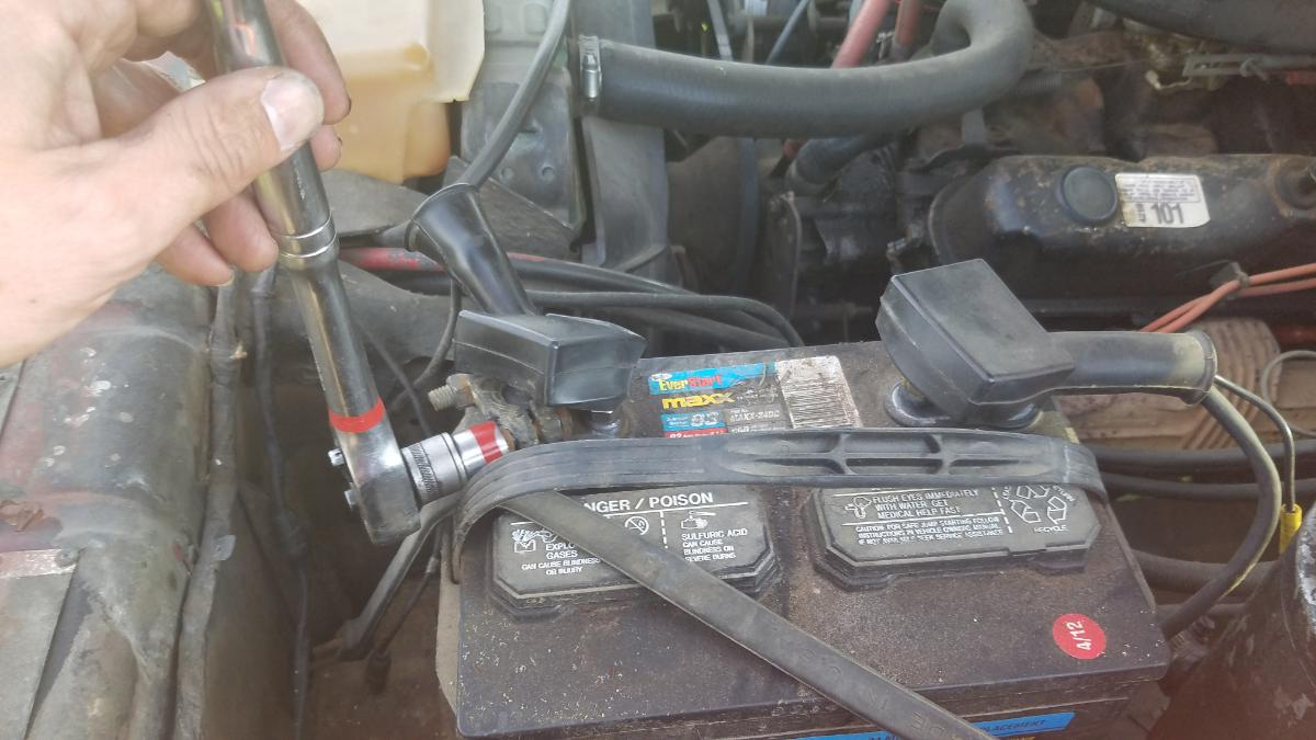 035-tighten-battery-cable