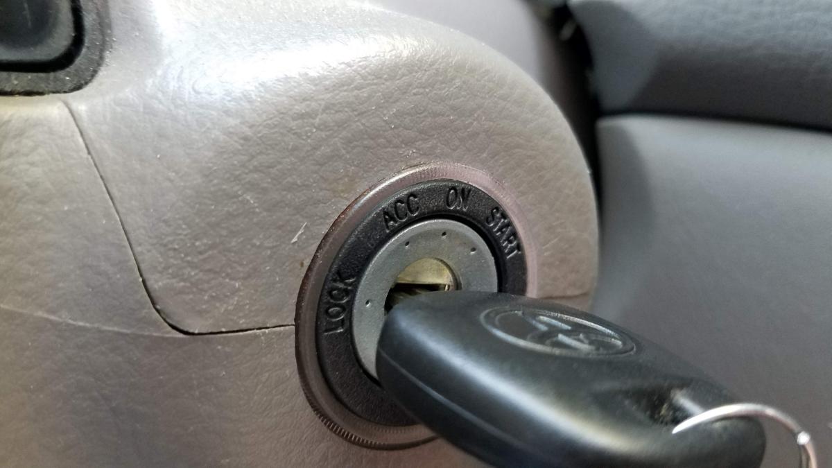 02-Sienna-Turn-Ignition-Key-to-Off