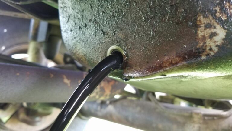 How to Change Oil in a 1977 Dodge W200