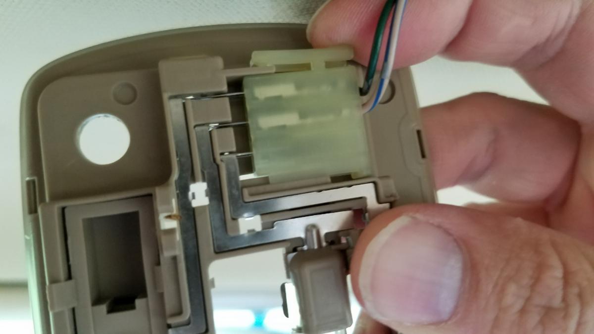 11-unplug-dome-light