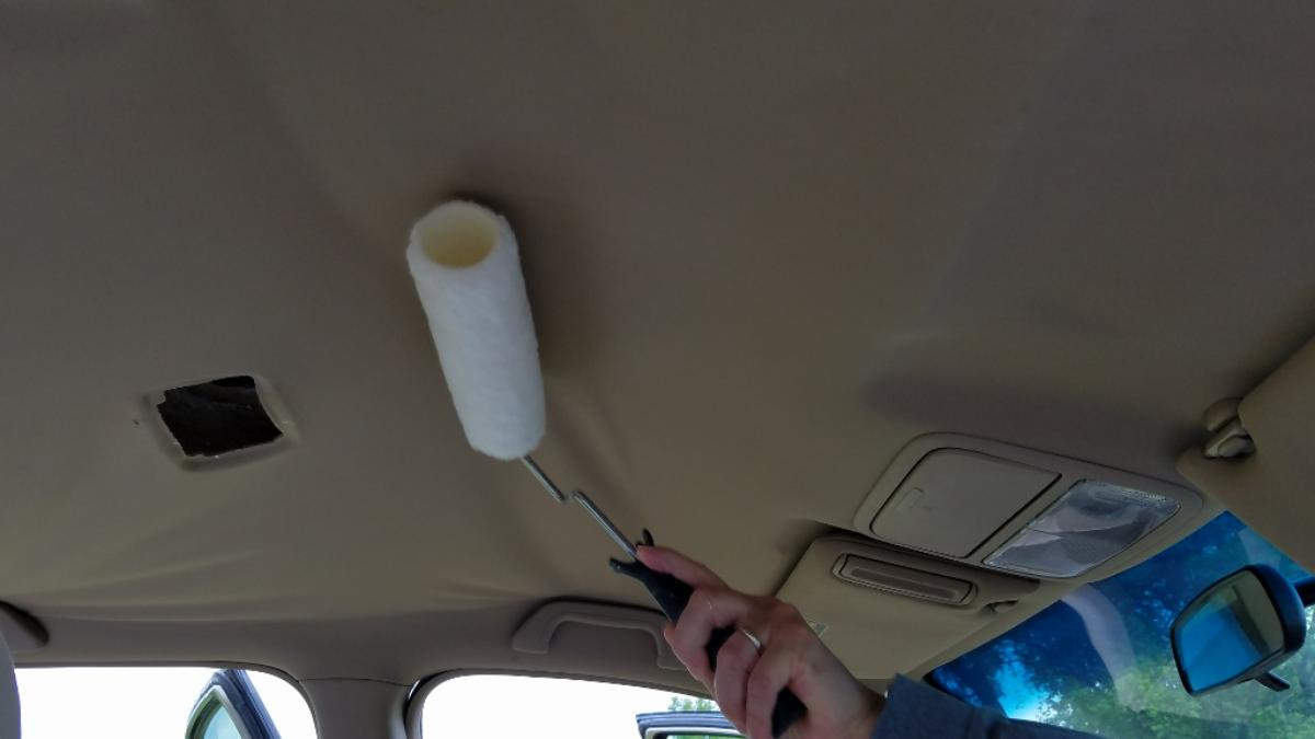 32-roll-headliner-into-place