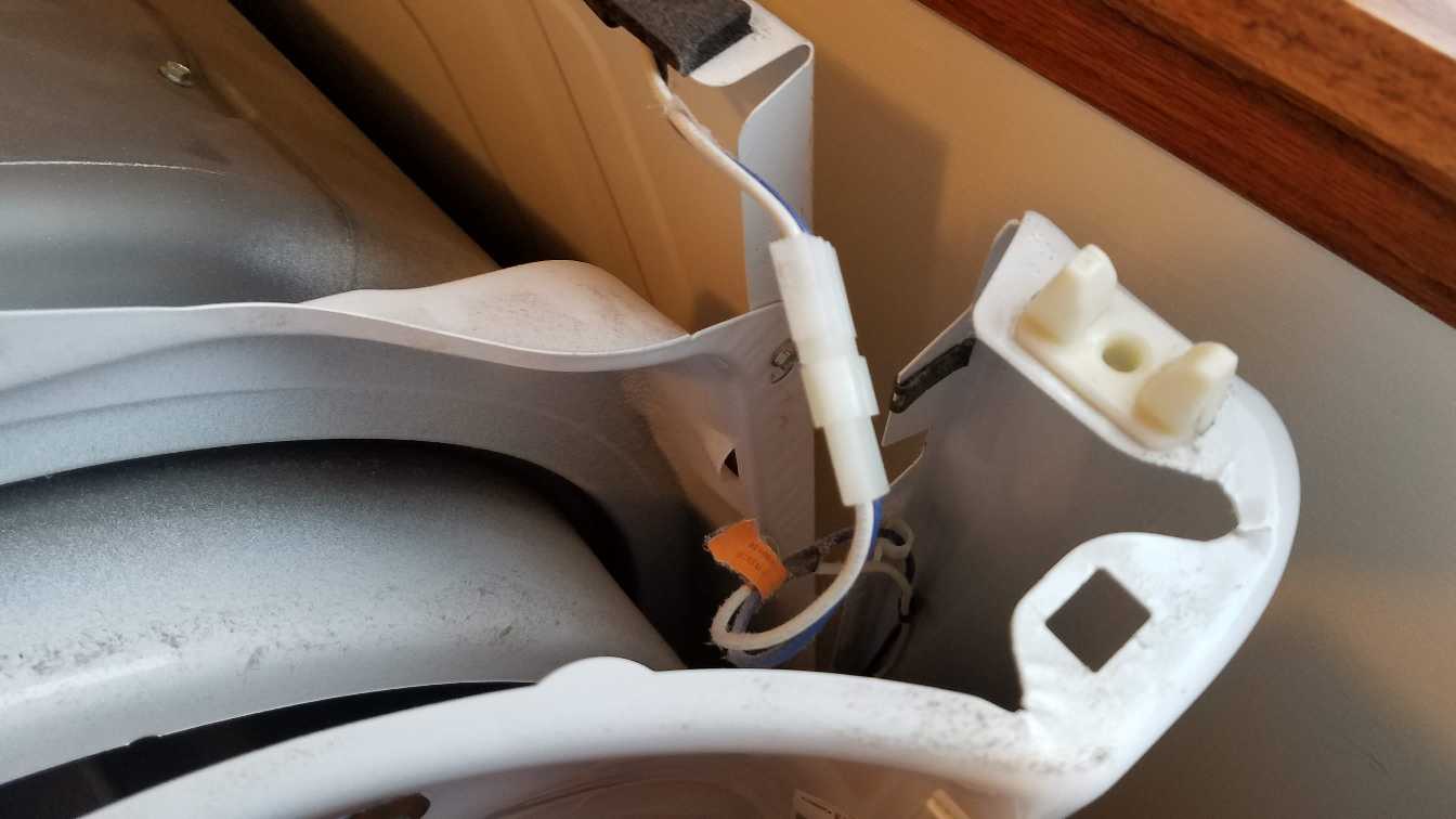 006-unplug-wire-connector-maytag-bravos