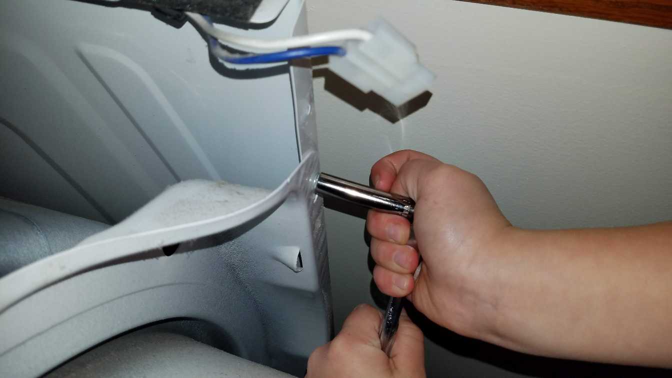 013-remove-front-drum-retainer-maytag-bravos