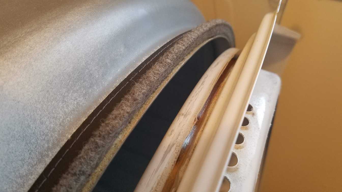 015-drum-rubbing-against-front-retainer-maytag-bravos
