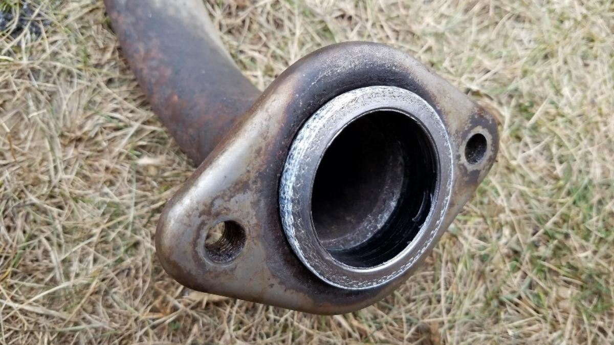 exhaust gasket seal in muffler pipe