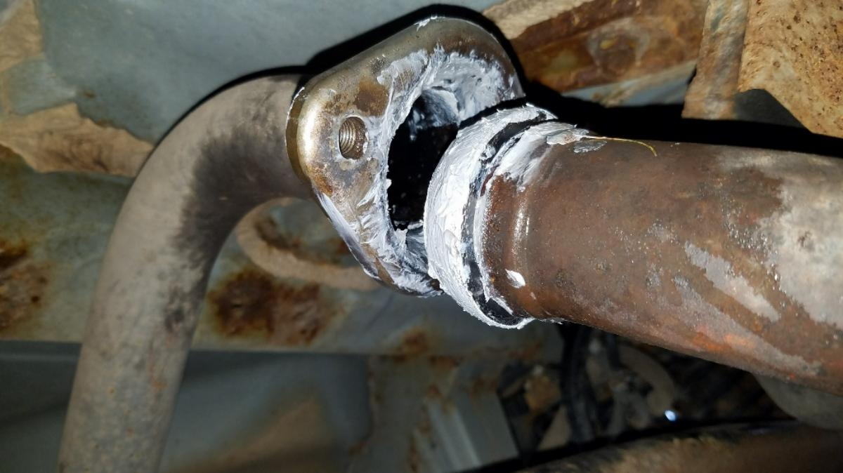 028-exhaust-sealant