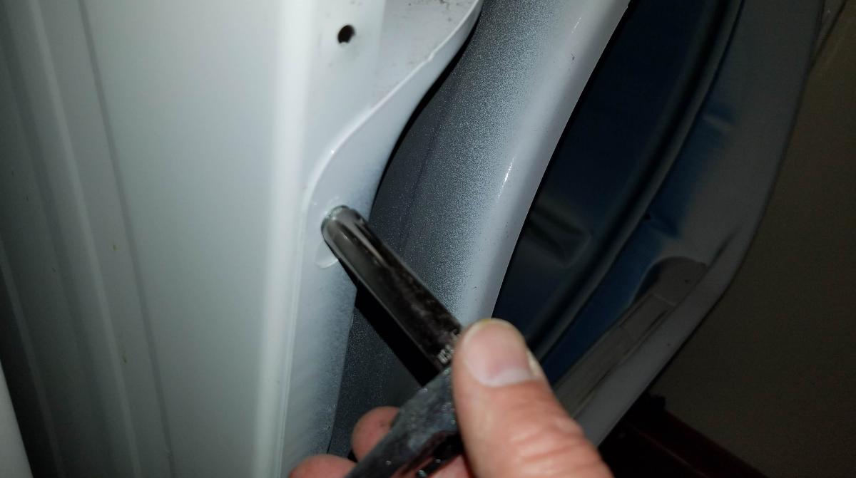 tighten-dryer-panel-screw