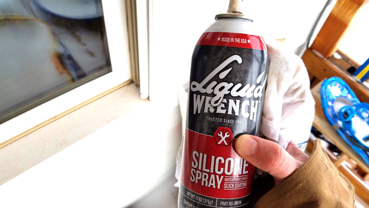 01-silicone-spray-rag