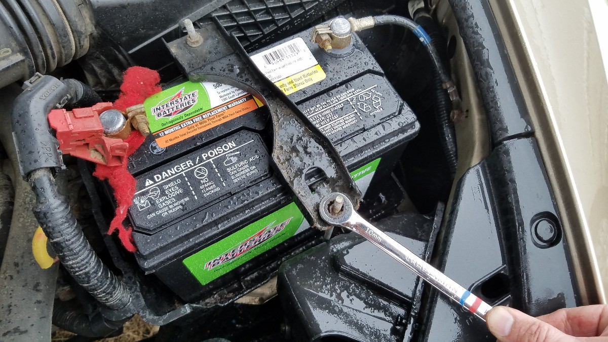 15-remove-battery-lockdown-10mm