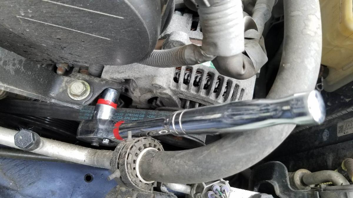 09-alternator-mounting-bolt