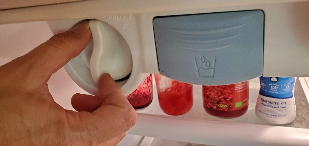 08-twist-to-lock-new-filter