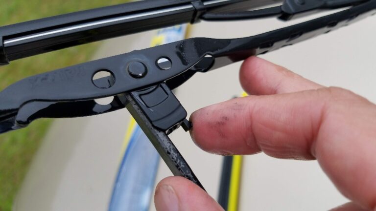How to Change Wiper Blades on a Honda Accord