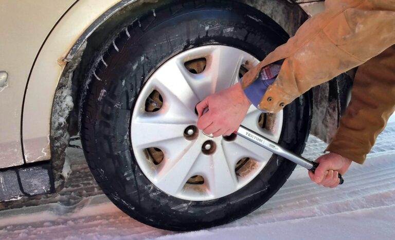 Proper way to hold a torque wrench