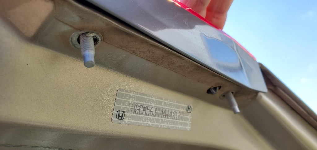 18-line-up-install-bolts