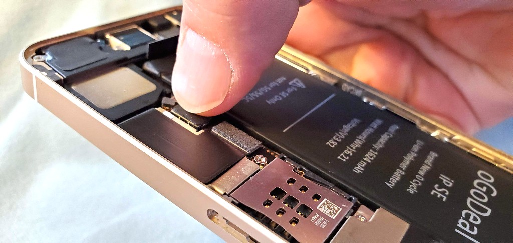 33-press-on-battery-connector