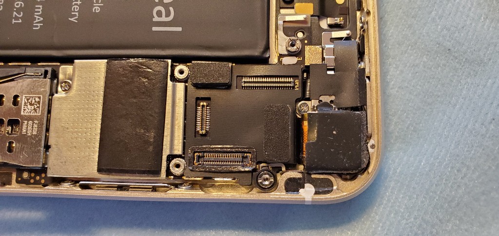 39-remaining-connectors-screws