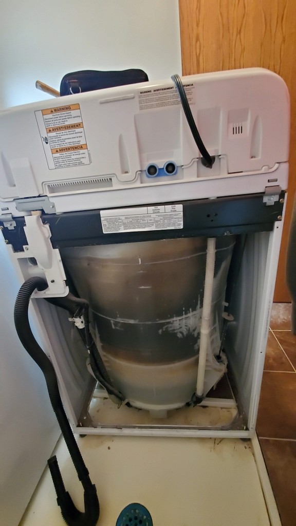 05-back-panel-removed-maytag-bravos-washer