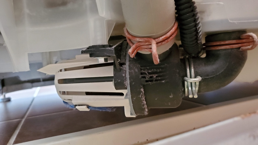 07-maytag-washer-drain-pump