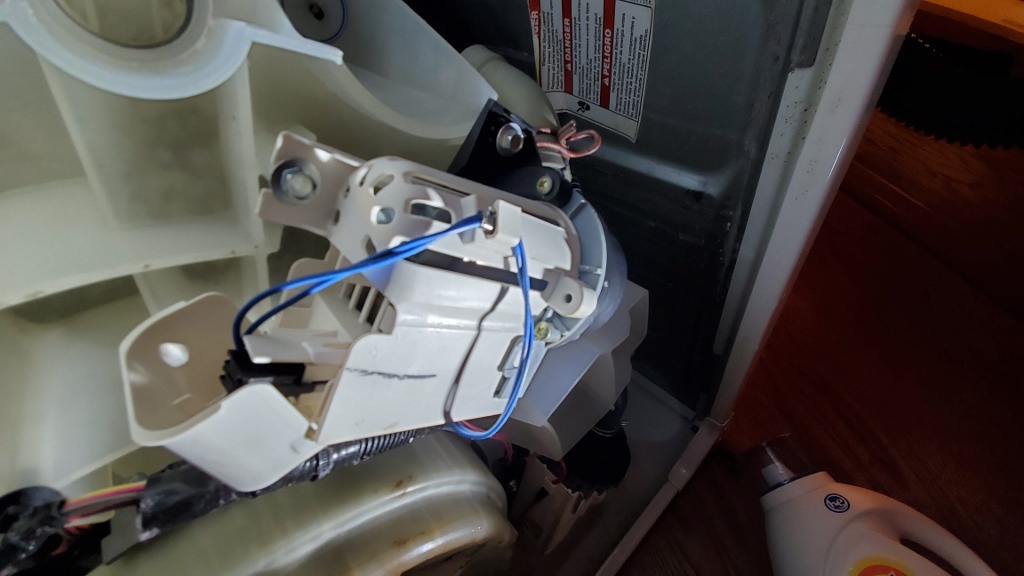 01-maytag-washer-drain-pump