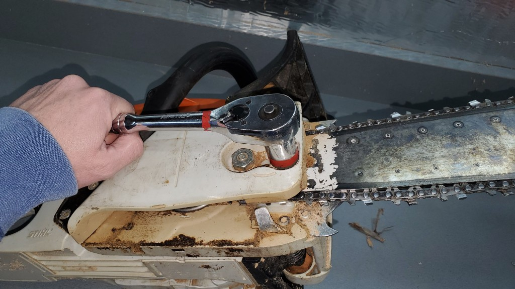 stihl-ms291-chain-removal