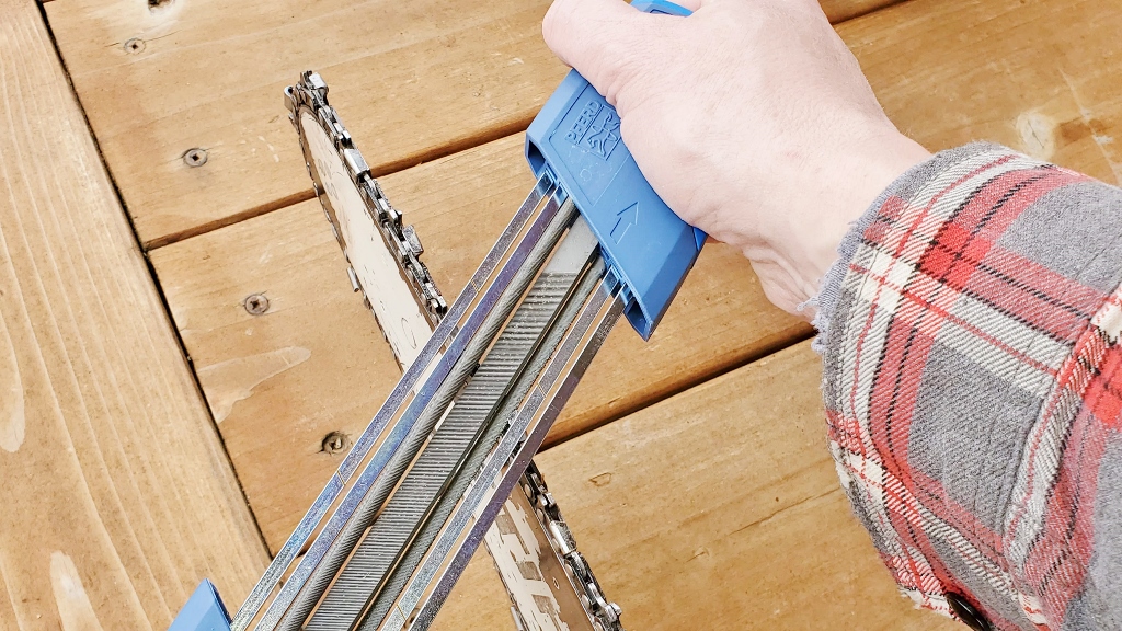 PFERD-CSX-ChainSharp-in-use