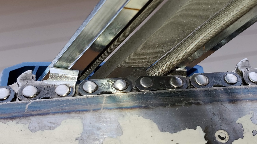 PFERD-CSX-ChainSharp-view-of-sharpening