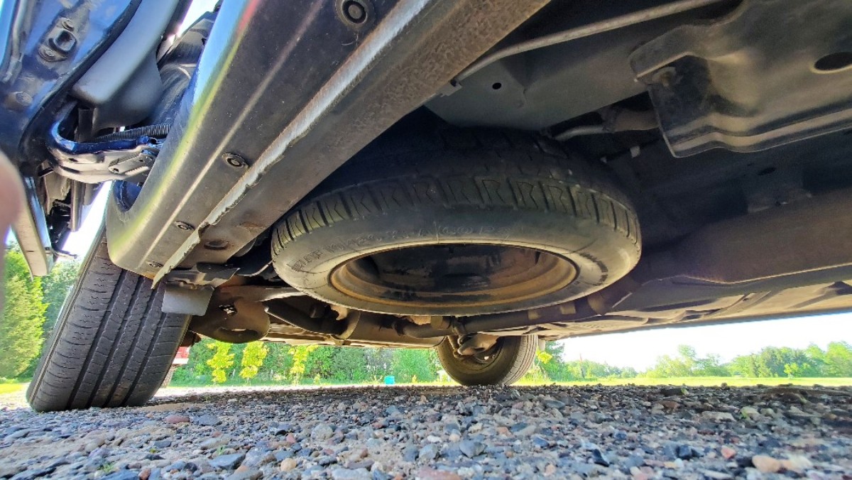 2015 toyota sienna spare tire location