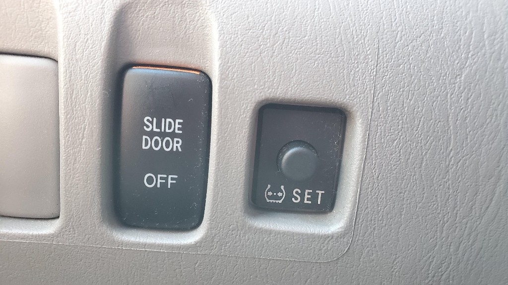 TPMS-button-Toyota-Sienna-Tire-Pressure
