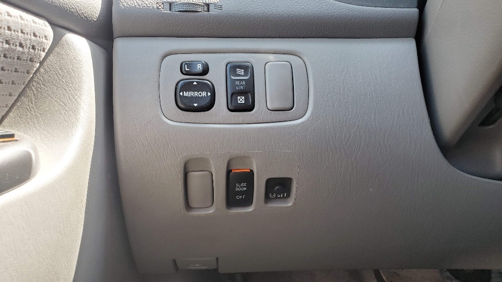 TPMS-Flat-Tire-Button-Toyota