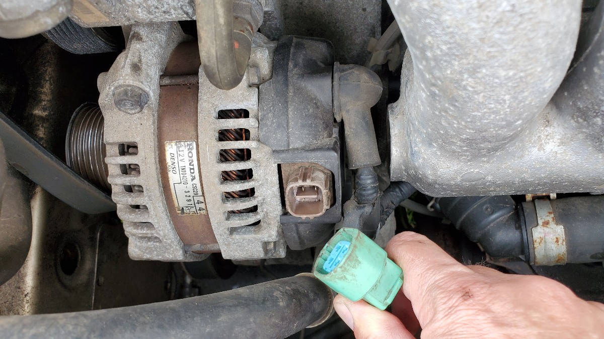 11-alternator-unplugged-Honda-Accord
