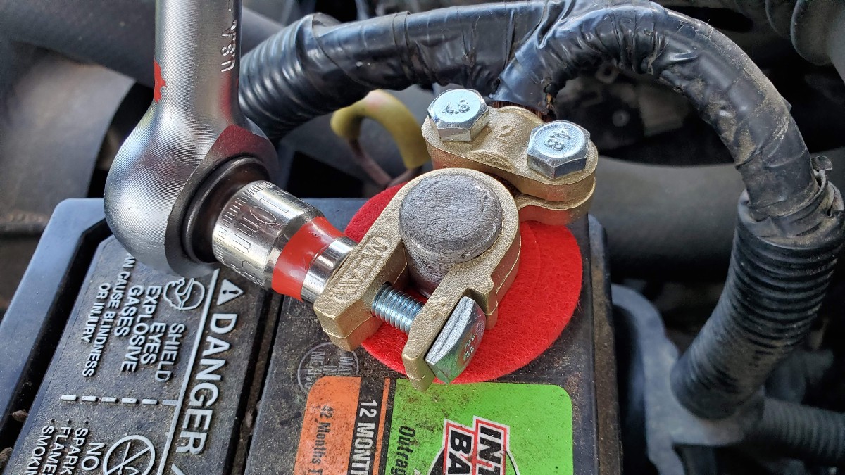 15-tighten-positive-battery-terminal-cable-clamp