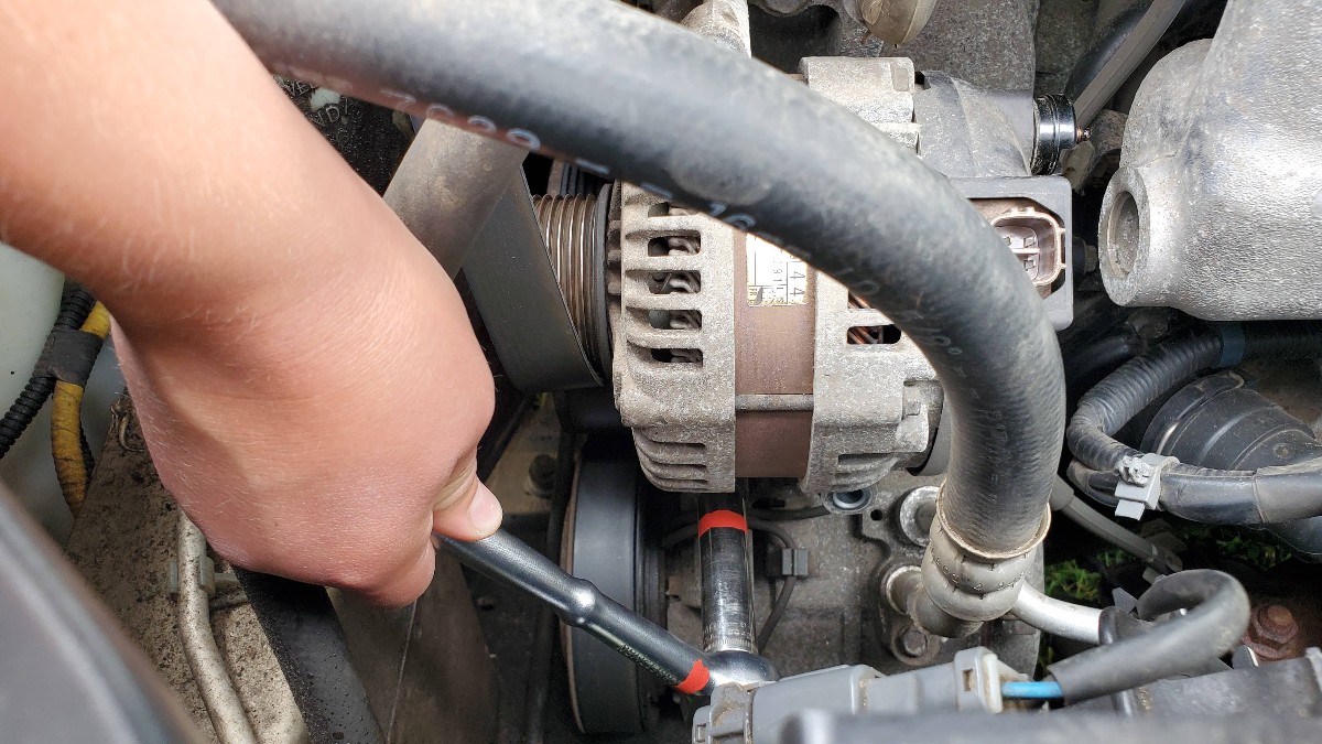 17-remove-mounting-bolt