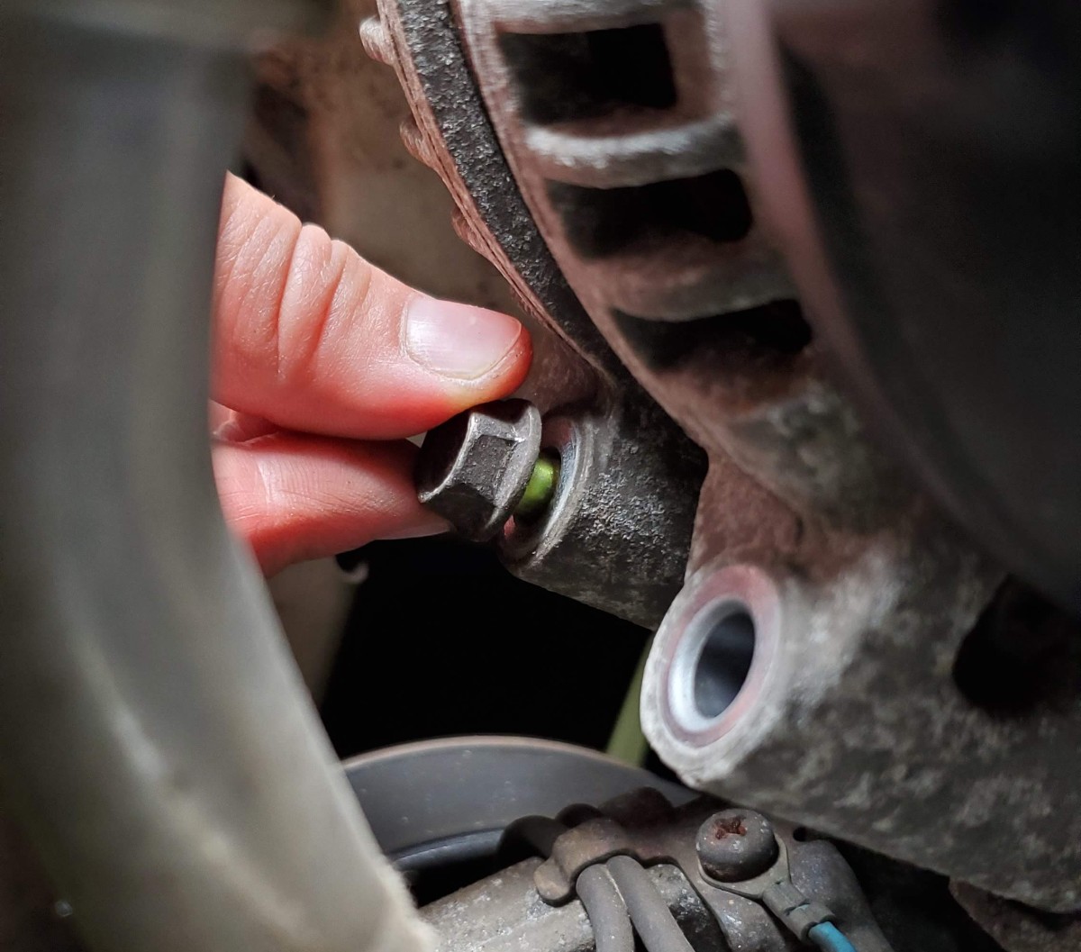 18-remove-mounting-bolts