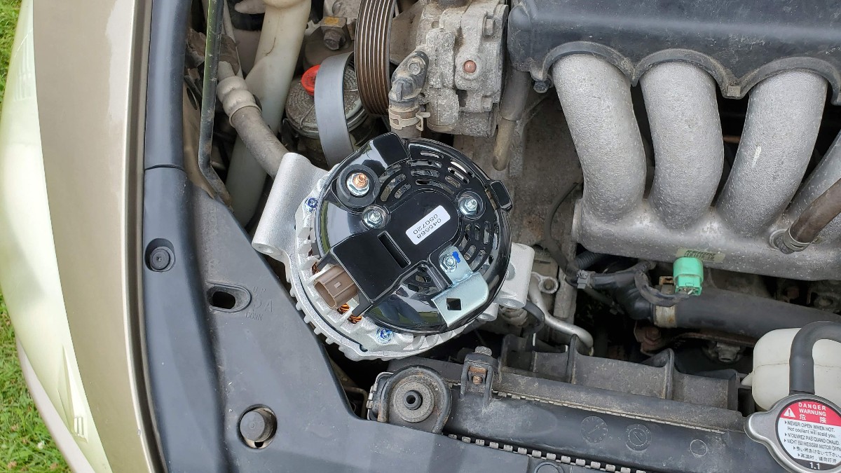 23-feed-in-new-alternator-honda-accord