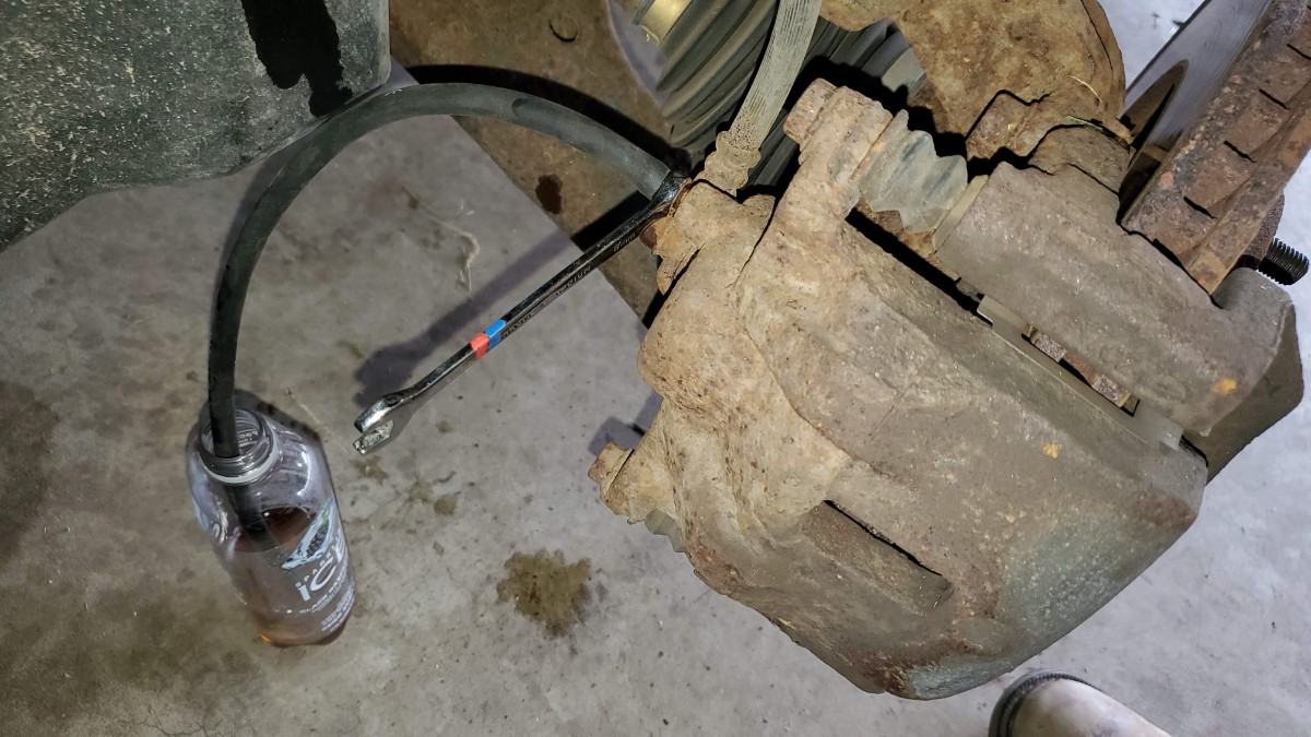 03-how-to-bleed-brakes