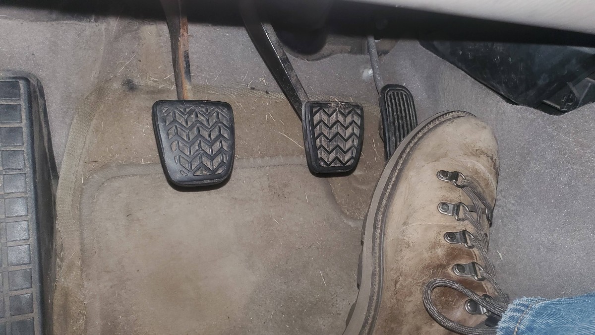 07-release-brake-pedal